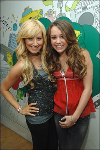 FGSNHVLKBLWPEWMVHAE - fan club ashley-miley si ashley