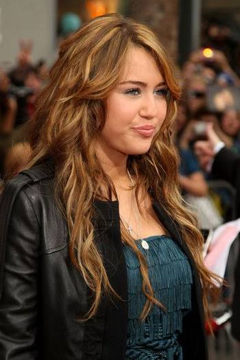 QTTHLHUPBDLOFMQGNGQ - Sedinta foto miley cyrus 31