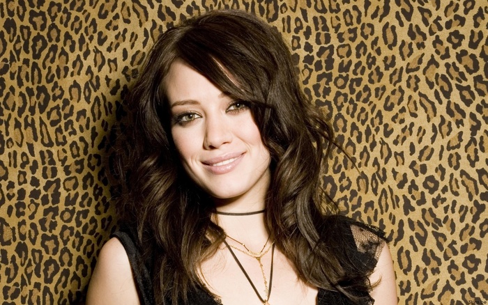 hiLL-hilary-duff-14010140-1920-1200