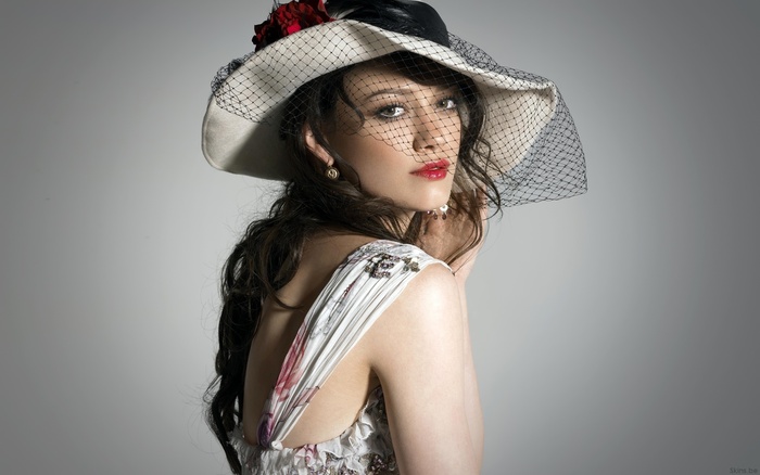 hiLL-hilary-duff-14010535-1920-1200