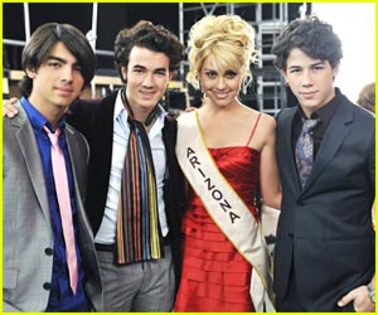 2pt7xb6 - Poze Jonas Brothers 2