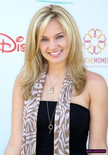 Tiffany-Album-tiffany-thornton-6758841-415-594 - poze Tiffany Thornton