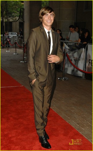 zac-efron-orson-welles-premiere-01