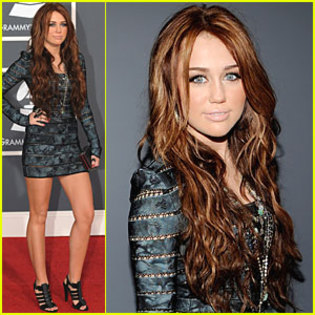 miley-cyrus-2010-grammy-awards-red-carpet