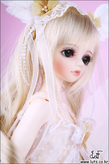 47fc5a4d_kdf_070612-2 - Dream of doll