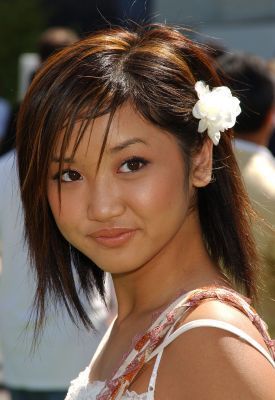 MWWNOMRYUWMNHPSFZVP - Brenda Song