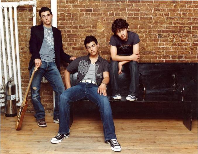 HEBOBTXDGMAHADNCPWB - Jonas Brothers