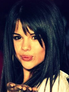 5 - Club Selena Gomez