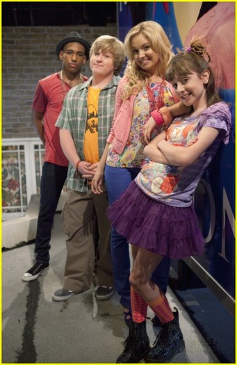 demi-lovato-sterling-knight-date-21