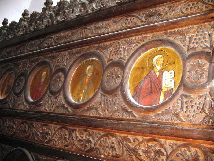 B.Toma Cozma  iconostas 2010 079
