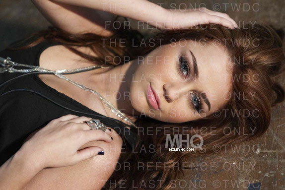 14396431_SDMAVLLGA - Miley Cyrus