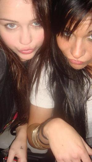 l_410b16537b13f940dcbf6756d1256357