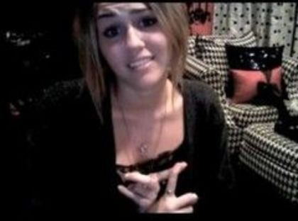  - 0 A MILEY CYRUS POZE EXTREM DE RARE A 0
