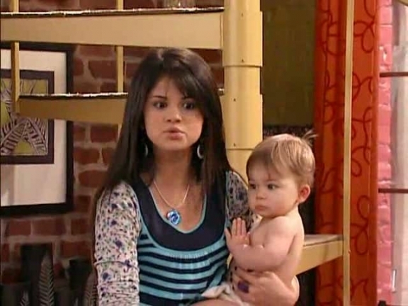 12307078_JSEQYKTQW - Selena Gomez