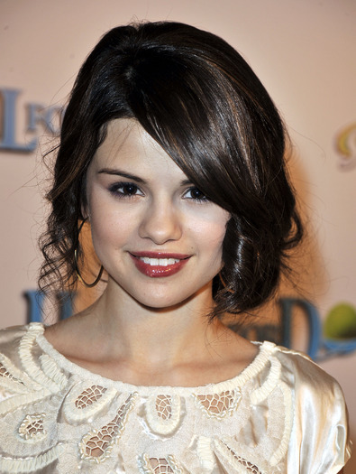 QMQUYMQSNPADZQCWTRF - Selena Gomez