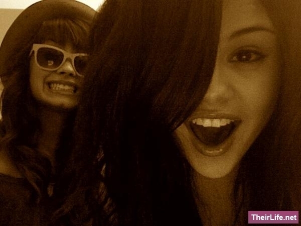 GMA_40 - Demi si Selena