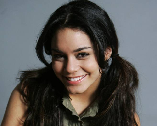 LPAHLCCAKYUMMSEPJXH - Vanessa Hudgens