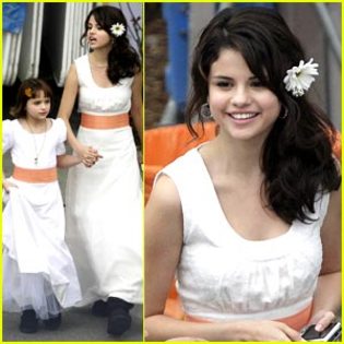 selena-gomez-white-dress - Cat de mult o ador pe Selena Gomez 00
