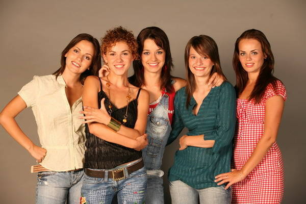 YLDGKGQCVTGLXFGVBEB - Adina Galupa