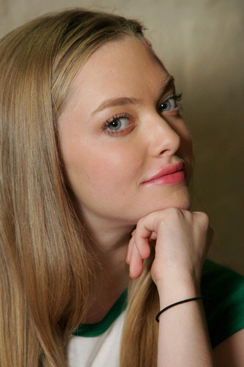 10662948_LAQZAIDDF - Amanda Seyfried