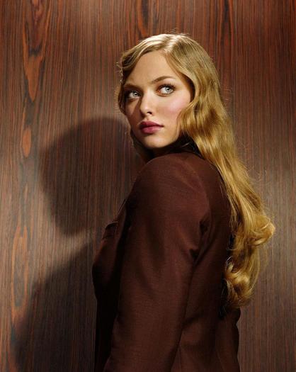 10663386_CFYZLBFIV - Amanda Seyfried