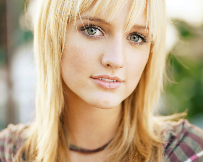 Ashlee-ashlee-simpson-774488_1280_1024 - Ashlee Simpson