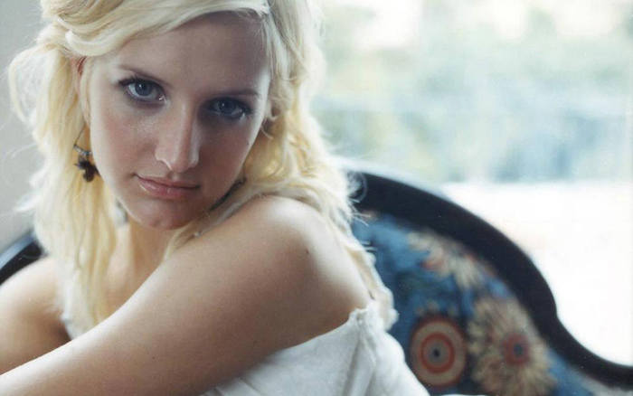Ashlee-Simpson-ashlee-simpson-149457_1280_800