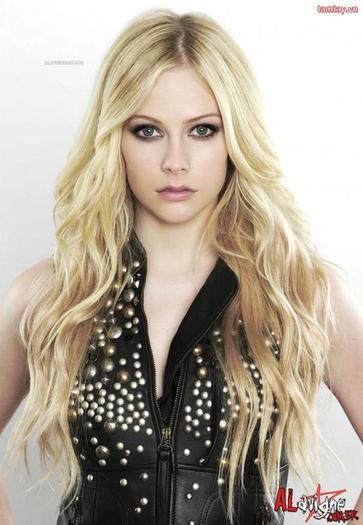 47c14068_avril_canada_lavigne_big1_resize - Avril Lavigne