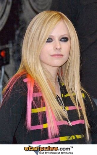 Avril Lavigne-CSH-022531
