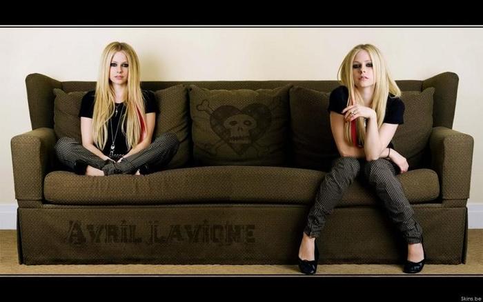 avril-lavigne-1680x1050-34393