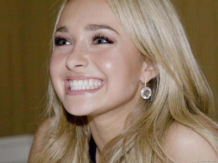 Hayden-Panettiere-hayden-panettiere-4730126-1024-768 - Hayden Panettiere