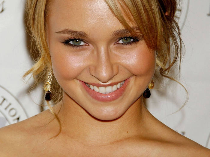 Hayden-Panettiere-hayden-panettiere-8186959-1600-1200 - Hayden Panettiere