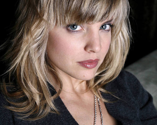 Mena-Suvari-mena-suvari-228330_1280_1024