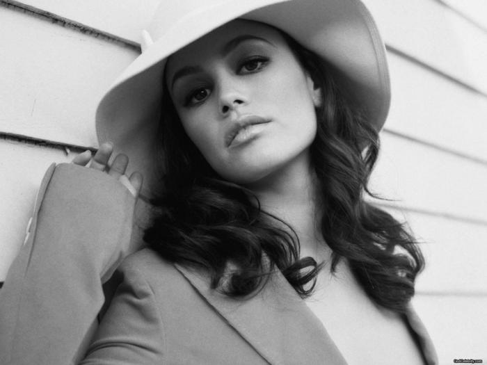 Rachel-rachel-bilson-6848003-1600-1200