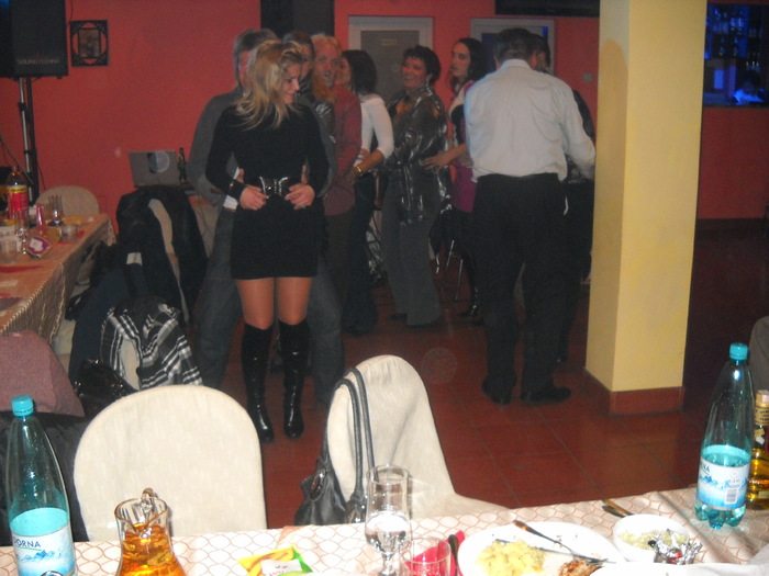 o locomotiva...cateva vagoane....