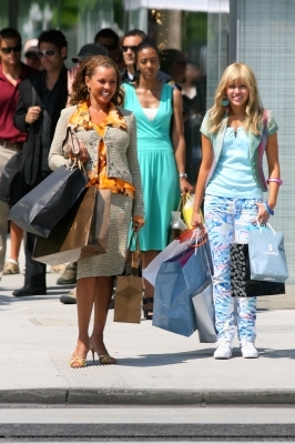  - x Hannah Montana - The Movie 2009 - Filming in Beverly Hills 14th july 2009
