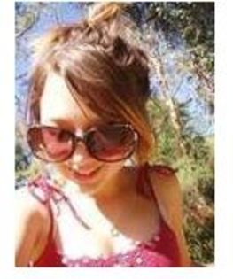  - 0 A MILEY CYRUS POZE EXTREM DE RARE A 0