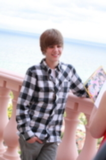 11395333_DRZFAUMVZ - justin bieber