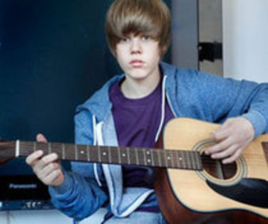 11395349_HSWXPGOPZ - justin bieber