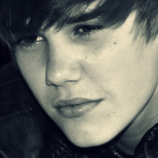11396891_ZUGAAMXQP - justin bieber