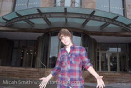 11399348_INSCQVYPI - justin bieber