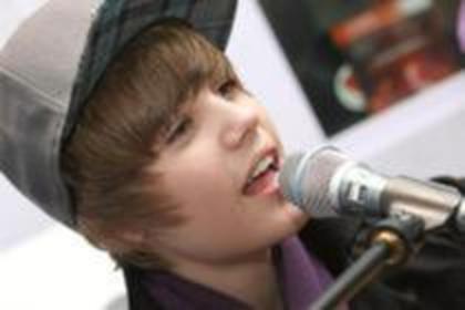 11491010_UZFIMSJIK - justin bieber
