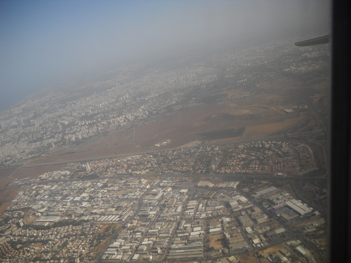 TEL AVIV VAZUT DIN AVION - PELERINAJ IN ISRAEL