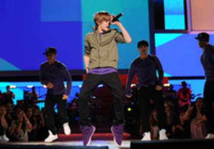 23696644_VHLQKIDMR - 0-0justin bieber