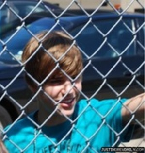23696694_CRDBQPHAY - 0-0justin bieber