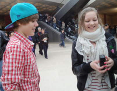 23696700_TVWRZZBUR - 0-0justin bieber