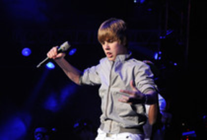 23696829_CAOLZUVEN - 0-0justin bieber