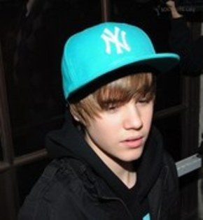 23696836_AZKNKUXNO - 0-0justin bieber