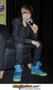 23696841_DHBJIBTWL - 0-0justin bieber