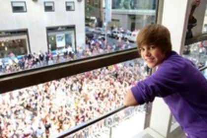 23696910_VOEIJBMMY - 0-0justin bieber